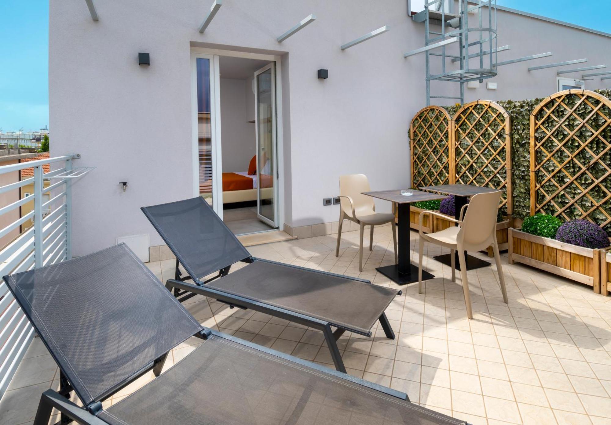 B&B Primrose Residence Hotel Римини Экстерьер фото